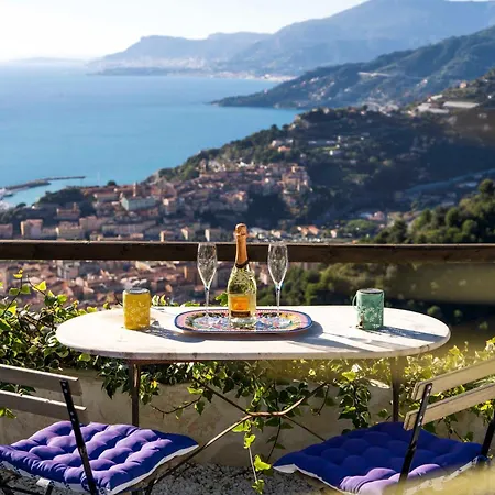 Sicilian Pool シャレー ヴェンティミーリア